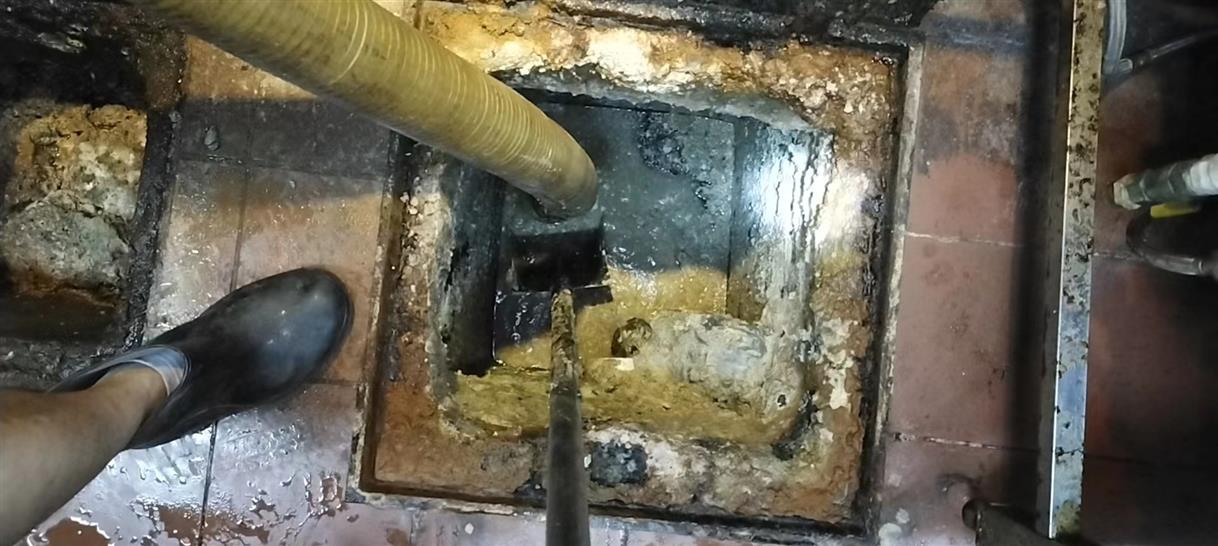 青山湖化油池清理-污水池清掏