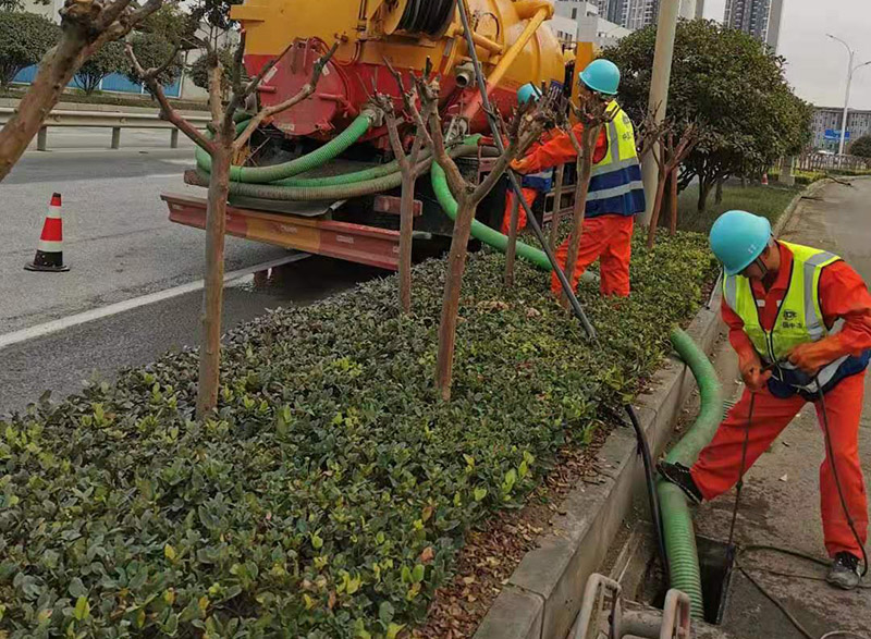 青山湖市政管道清淤
