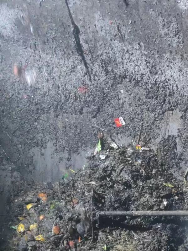 青山湖污水池清理